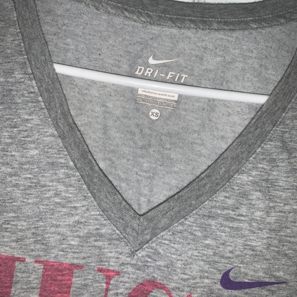 Grey Nike “just do it” athletic tshirt - Picture 2 of 2